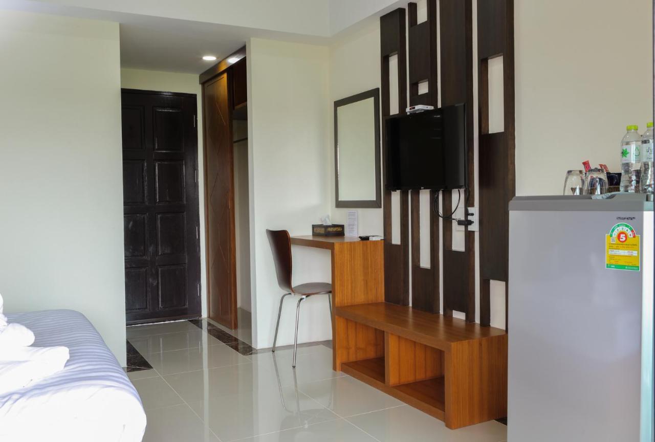 B And Y Residence Chiang Mai Extérieur photo